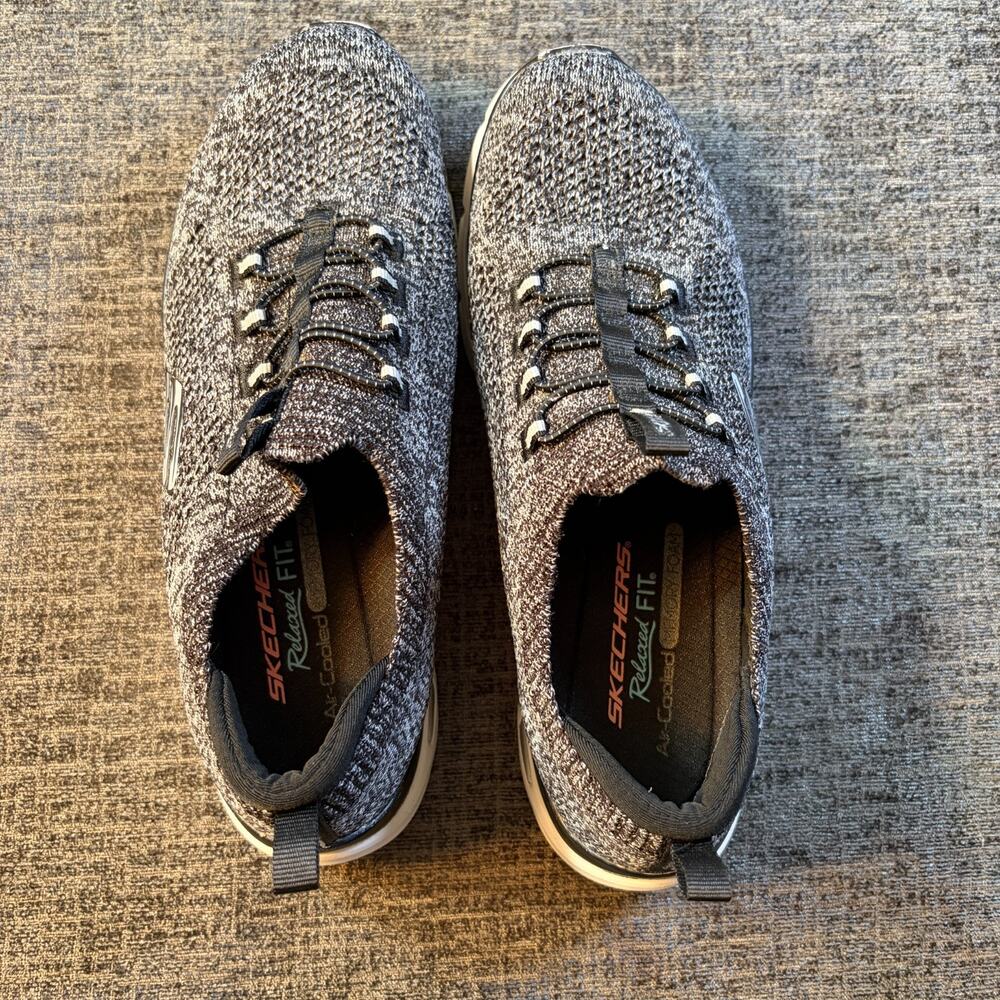 Skechers Womens Relaxed Fit Slip On Size 8 Sneaker Shoe Gray Black